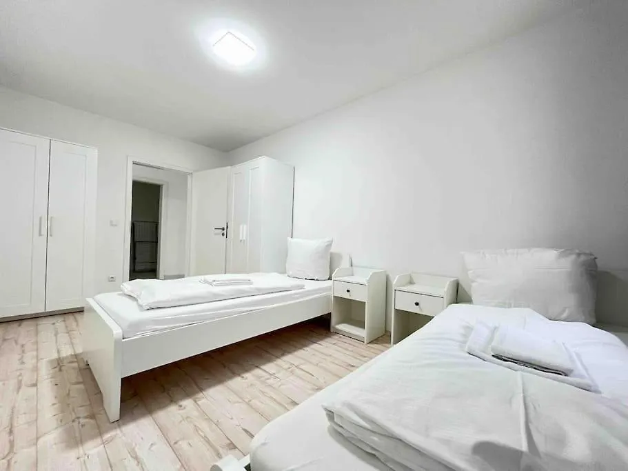 Lap101 - Grosse Moderne Monteurwohnung Uebergangswohnung Lappersdorf  0*, Lappersdorf (Regensburg) ドイツ