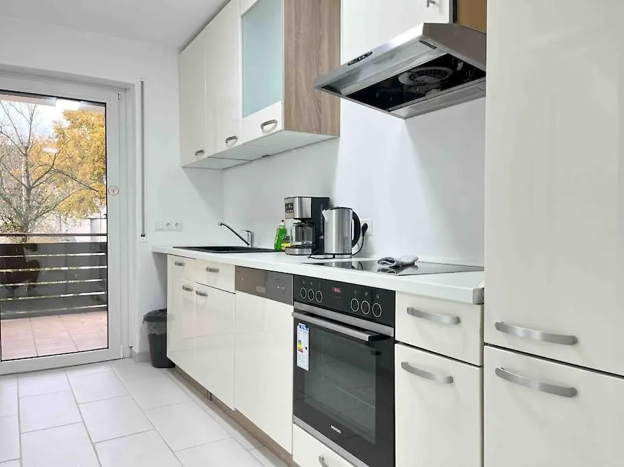 Apartment Lap101 - Grosse Moderne Monteurwohnung Uebergangswohnung Lappersdorf